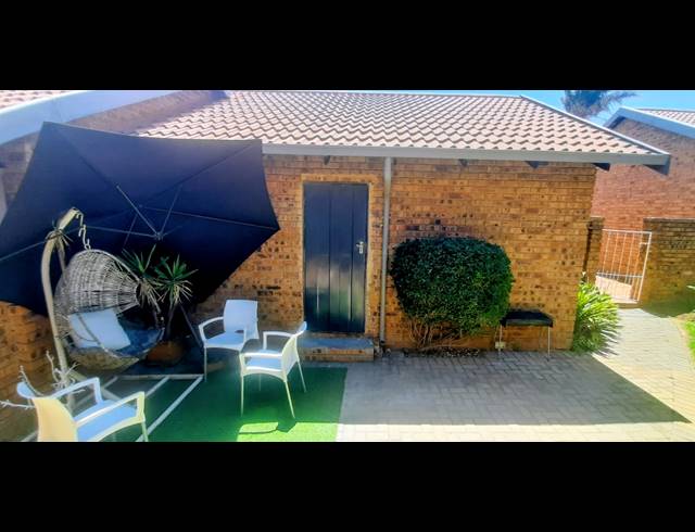 3 BEDROOM TOWNHOUSE FOR SALE IN NORKEM PARK